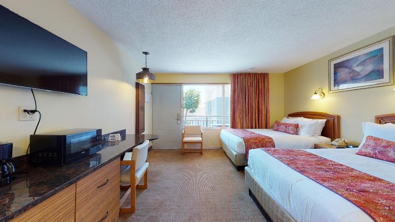 Surfside On The Lake image