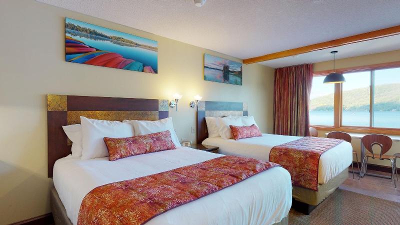 Surfside On The Lake image
