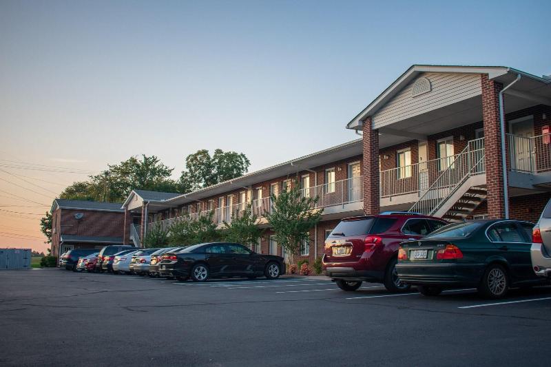 Affordable Corporate Suites - Harrisonburg