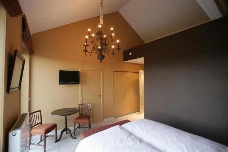Hotel-Restaurant 't Bed & de Tafel image