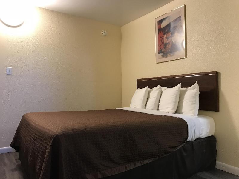 Relax Inn Of Medford image