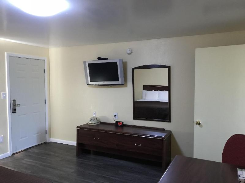 Relax Inn Of Medford image
