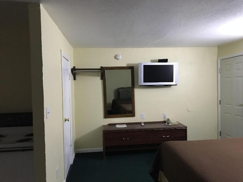 Relax Inn Of Medford image
