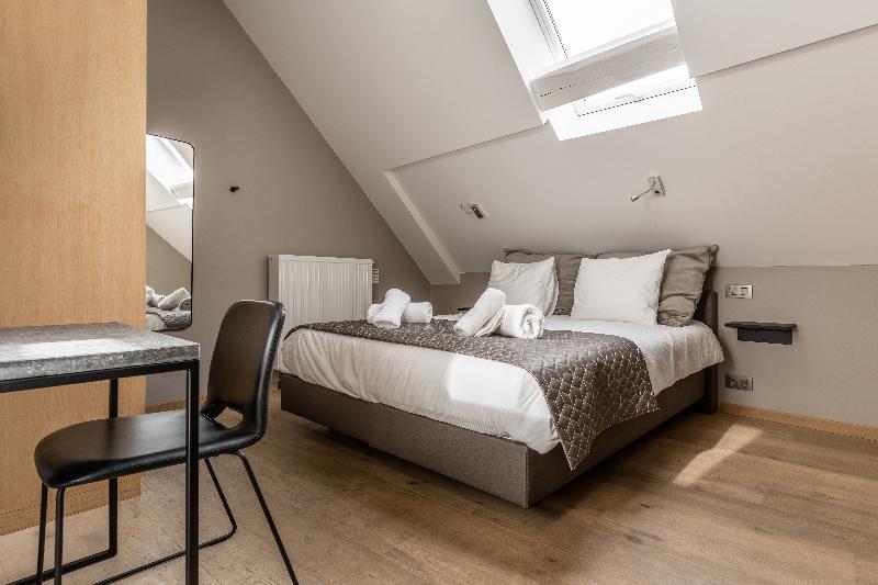 Le Manoir image