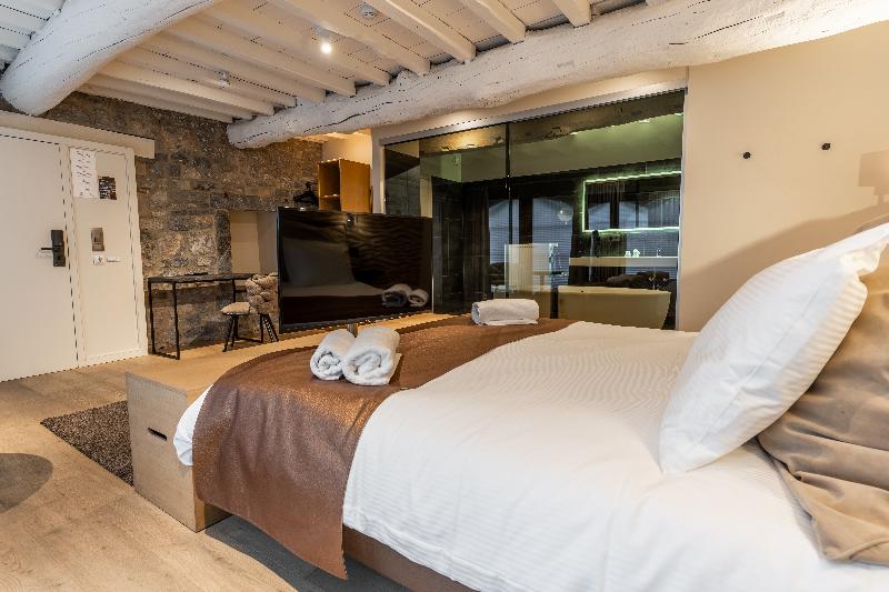 Le Manoir image