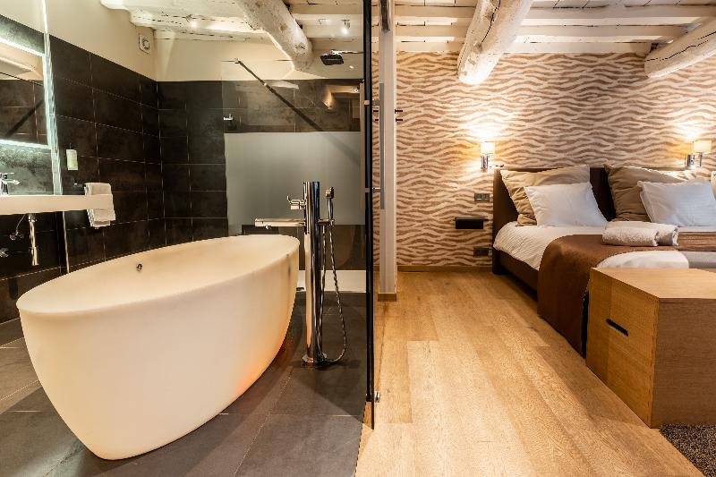 Le Manoir image