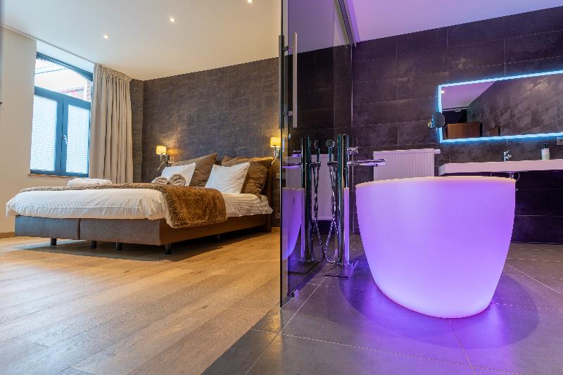 Le Manoir image