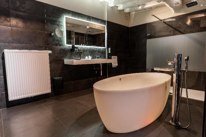 Le Manoir image