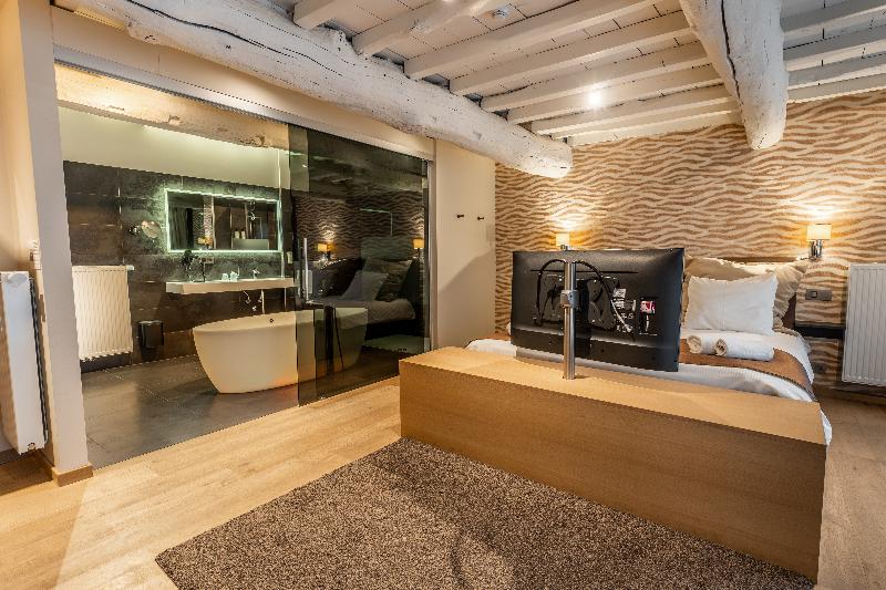 Le Manoir image