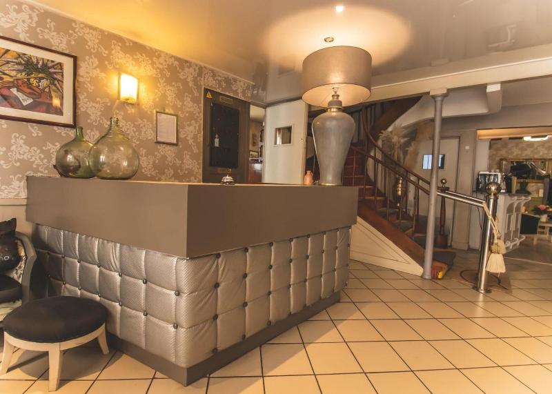 Hotel De La Banniere De France image