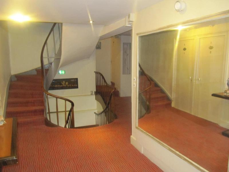 Hotel De La Banniere De France image