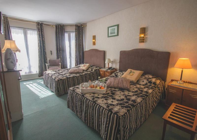 Hotel De La Banniere De France image