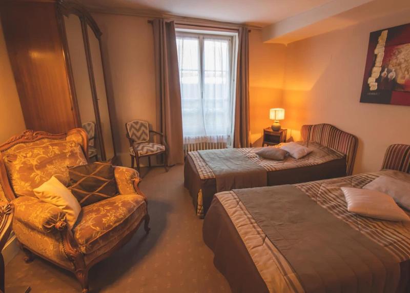 Hotel De La Banniere De France image