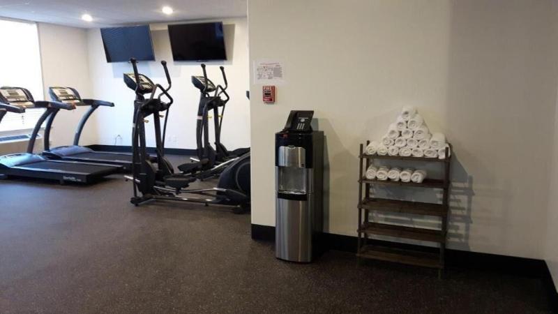 Encore Suites By Service Plus Inns image