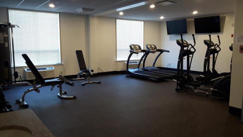 Encore Suites By Service Plus Inns image