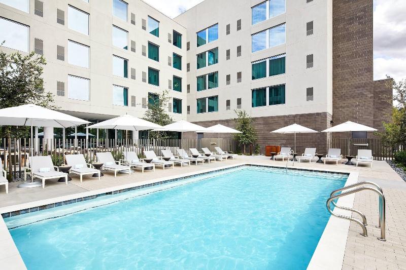 Ac Hotel By Marriott Phoenix Biltmore image