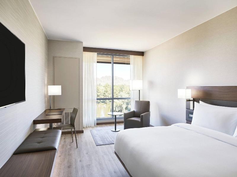 Ac Hotel By Marriott Phoenix Biltmore image