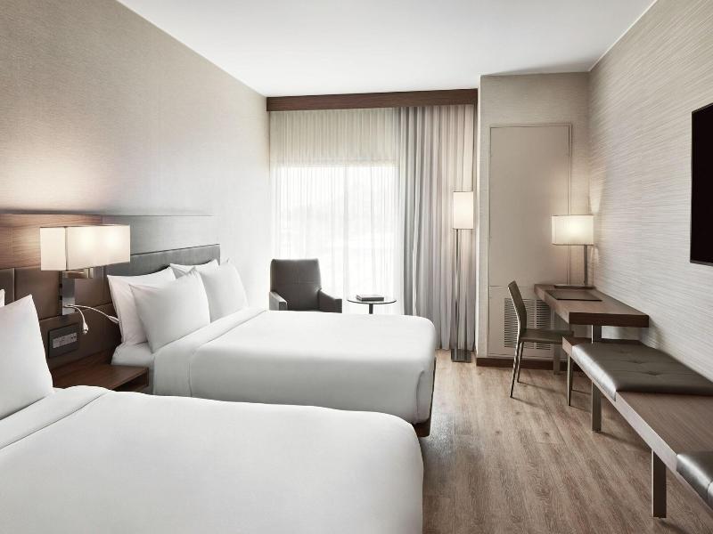 Ac Hotel By Marriott Phoenix Biltmore image