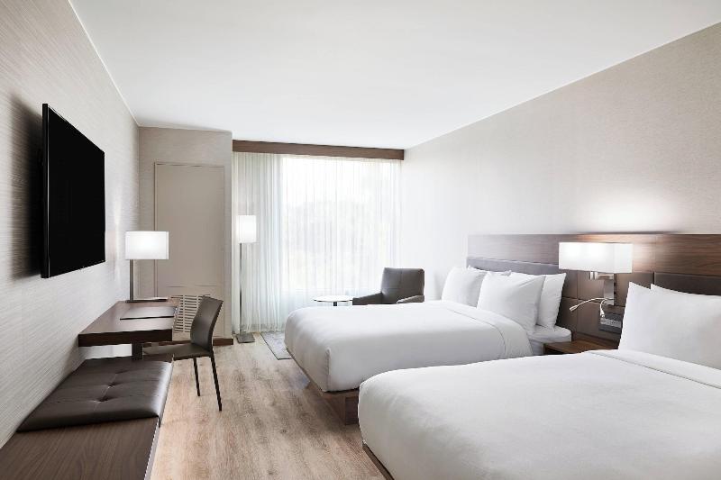 Ac Hotel By Marriott Phoenix Biltmore image