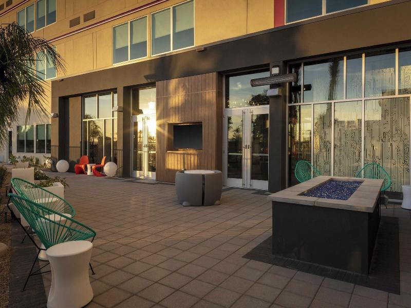 Aloft Glendale At Westgate image