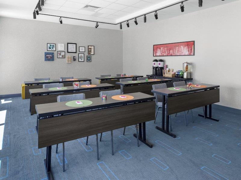 Aloft Glendale At Westgate image