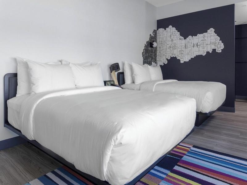 Aloft Glendale At Westgate image