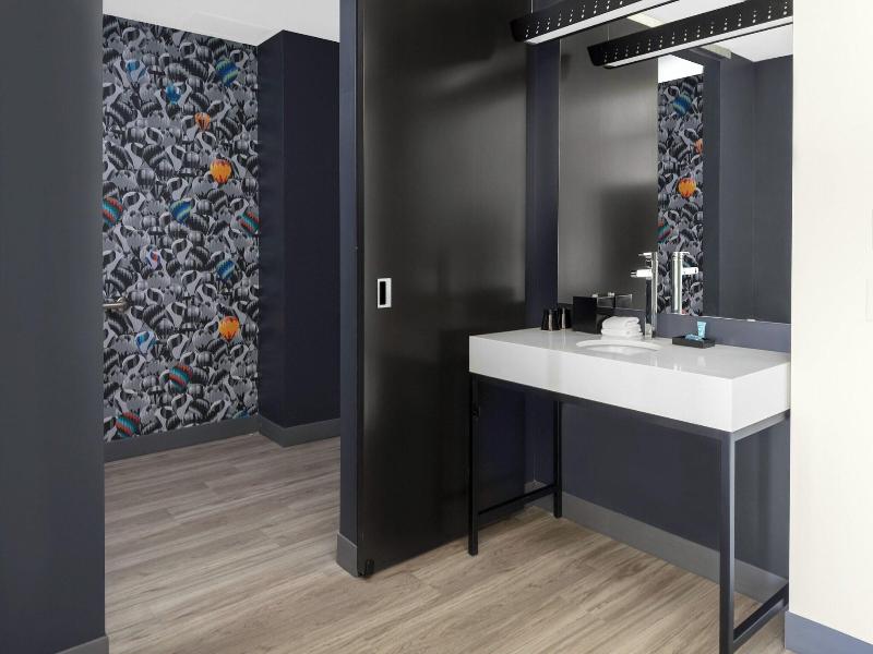 Aloft Glendale At Westgate image