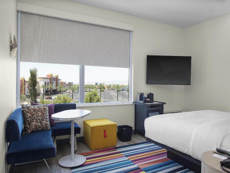 Aloft Glendale At Westgate image