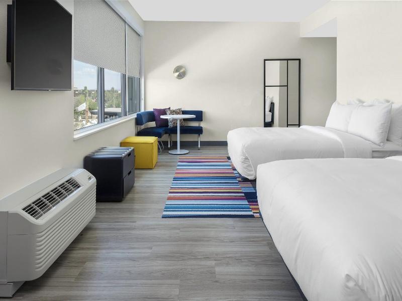 Aloft Glendale At Westgate image