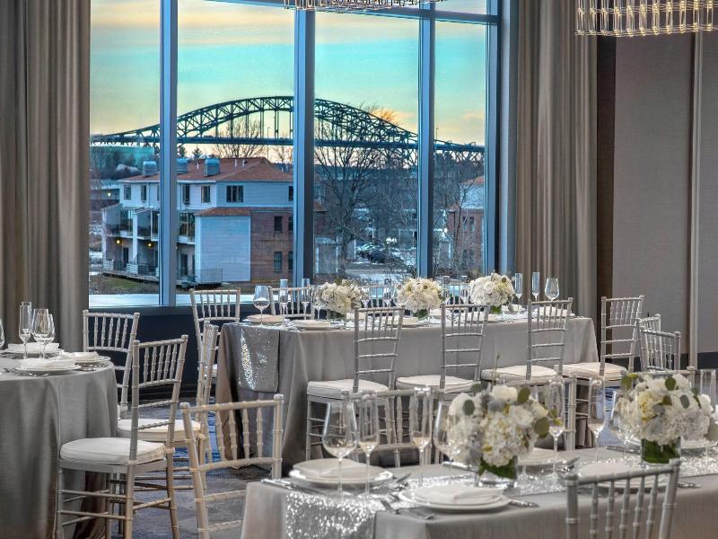 Ac Hotel By Marriott Portsmouth image