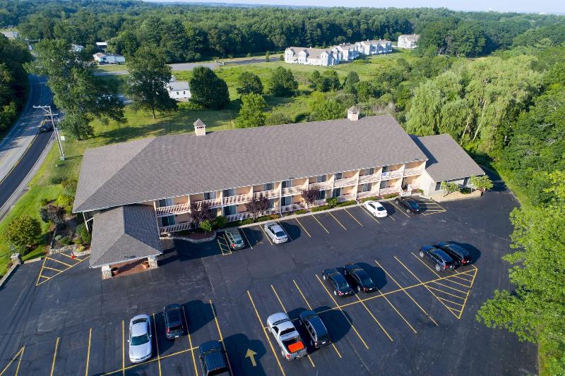 Hampton Falls Inn image