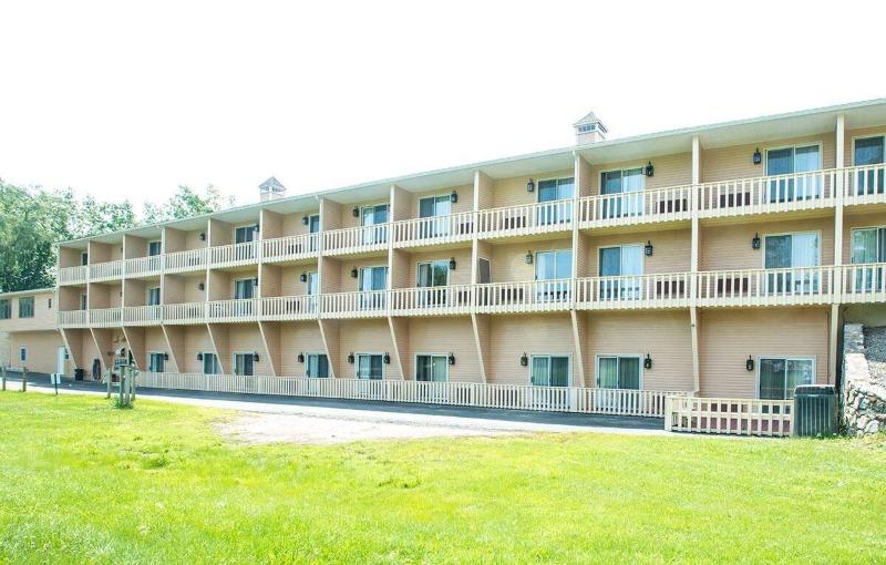 Hampton Falls Inn image