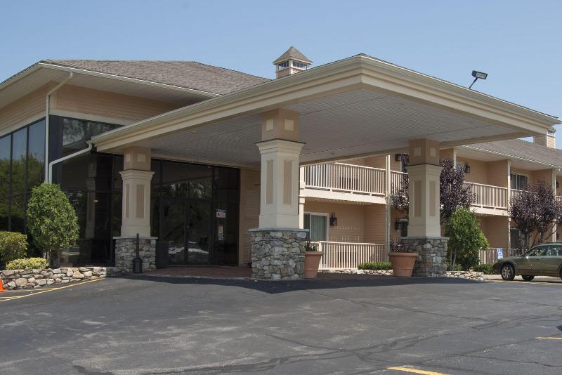 Hampton Falls Inn image