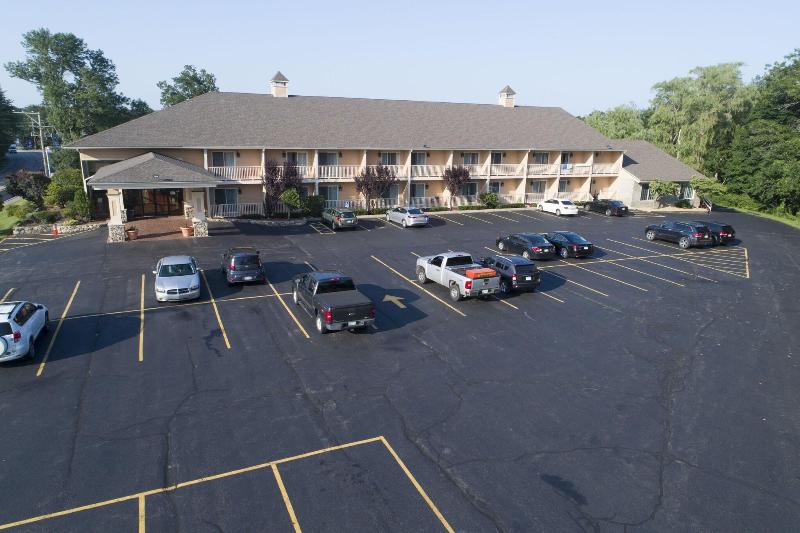 Hampton Falls Inn image