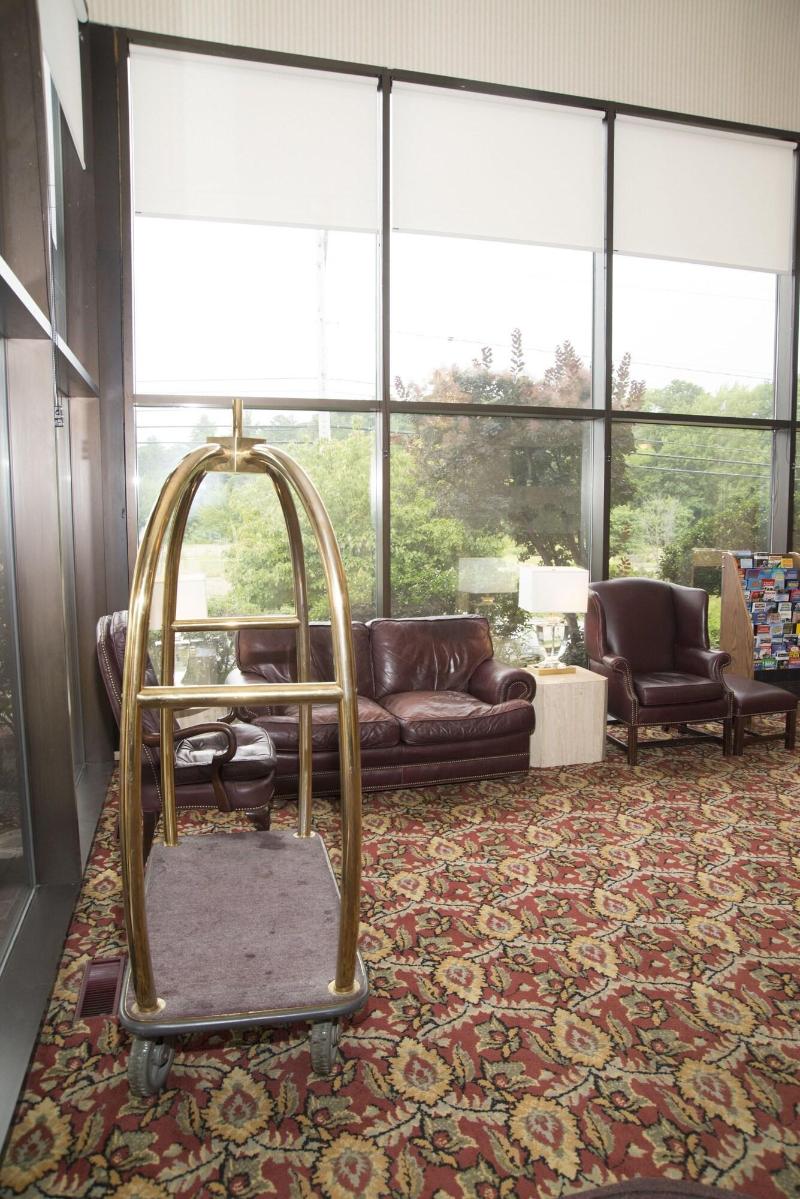 Hampton Falls Inn image