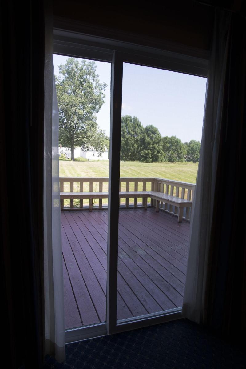 Hampton Falls Inn image