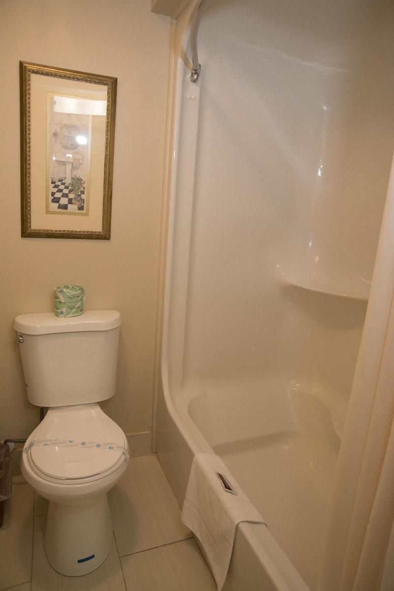 Hampton Falls Inn image