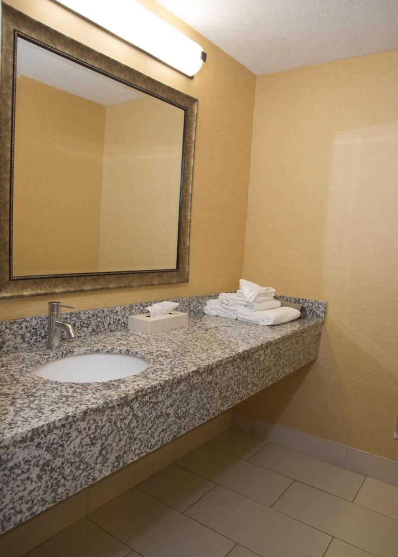 Hampton Falls Inn image