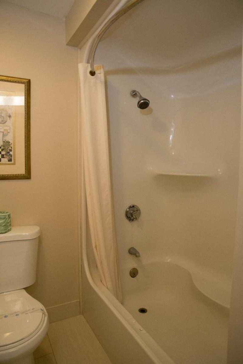 Hampton Falls Inn image