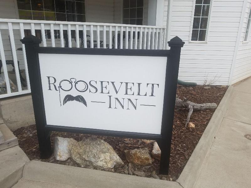 Roosevelt Inn Mount Rushmore
