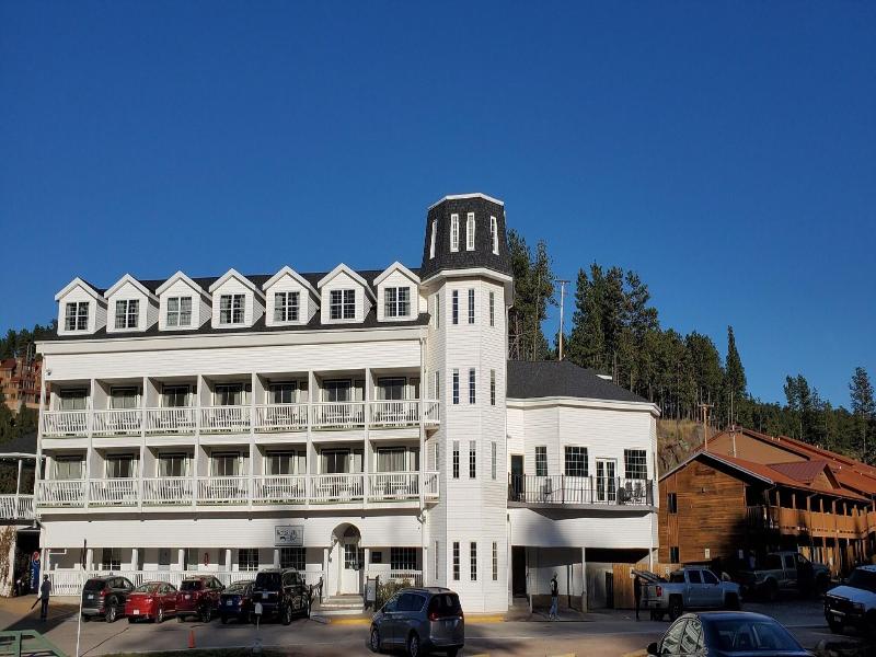 Roosevelt Inn Mount Rushmore