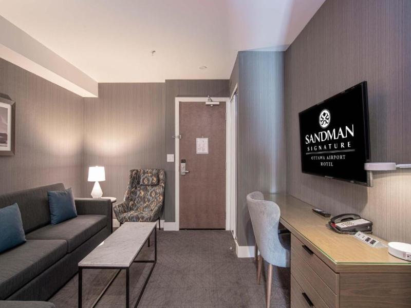 Sandman Signature Ottawa Airport Hotel image