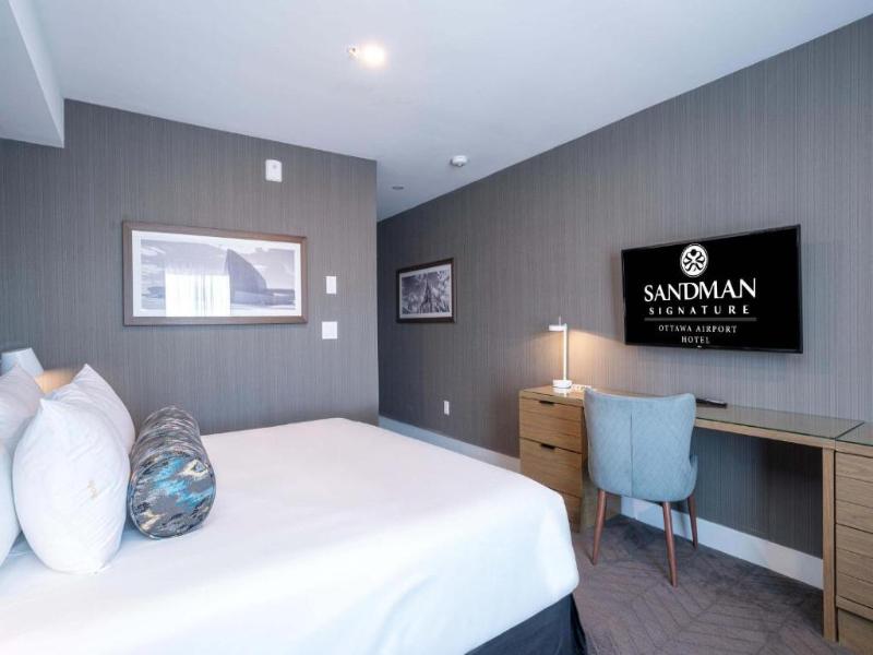 Sandman Signature Ottawa Airport Hotel image