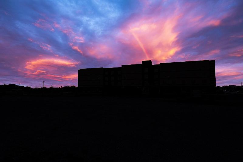 Fairfield Inn & Suites by Marriott Phoenix West/To image