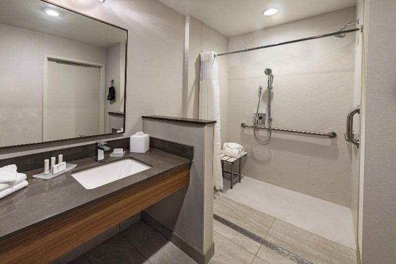 Fairfield Inn & Suites by Marriott Phoenix West/To image