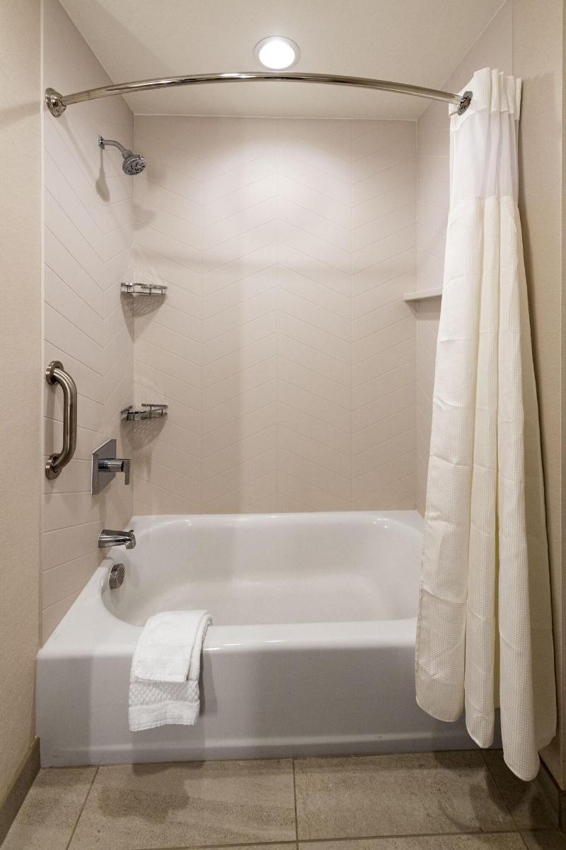Fairfield Inn & Suites by Marriott Phoenix West/To image