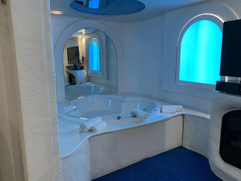 Designer Inn & Suites image