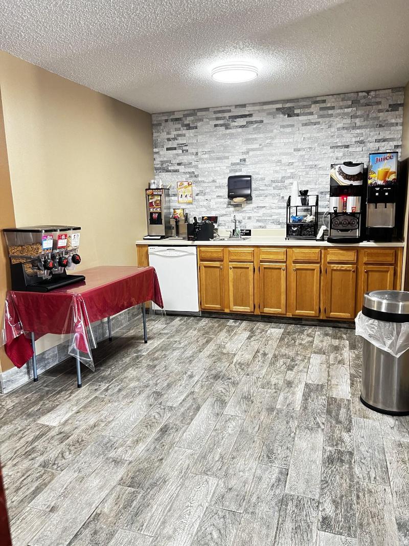 Designer Inn & Suites image 3