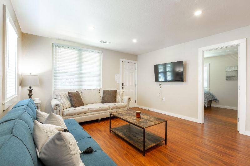 @ Marbella Lane Triplex San Jose image