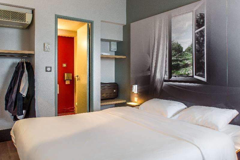 B&B HOTEL Agen image